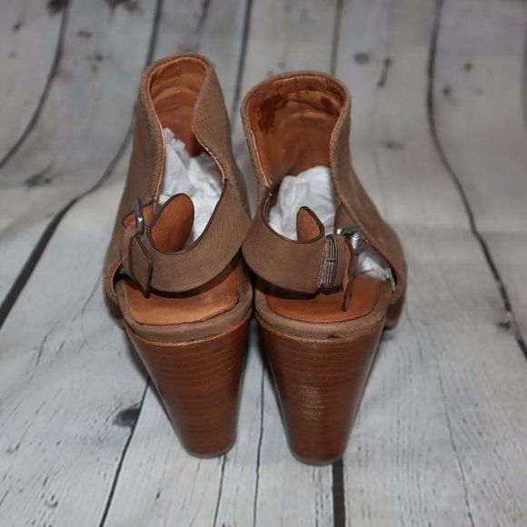 Gentle Souls Kenneth Cole Selga Leather Peep Toe Heeled Booties Women's  Size 8 - Picture 4 of 7